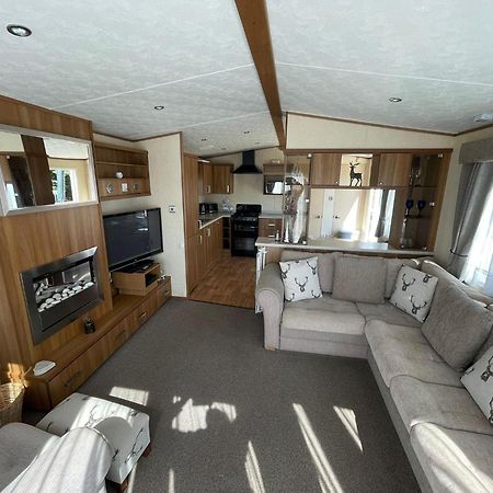 6 Berth Caravan With Decking At Manor Park In Hunstanton Ref 23017H ภายนอก รูปภาพ